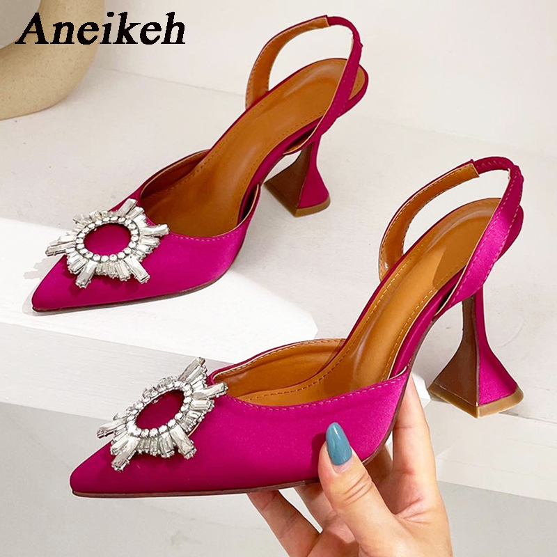 Aneikeh Brand Women Silk High  - Women Shoes Zara recension och pris