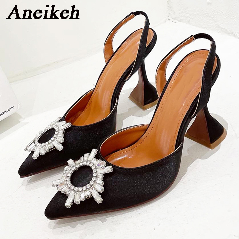 Aneikeh Brand Women Silk High  - Women Shoes Zara recension och pris
