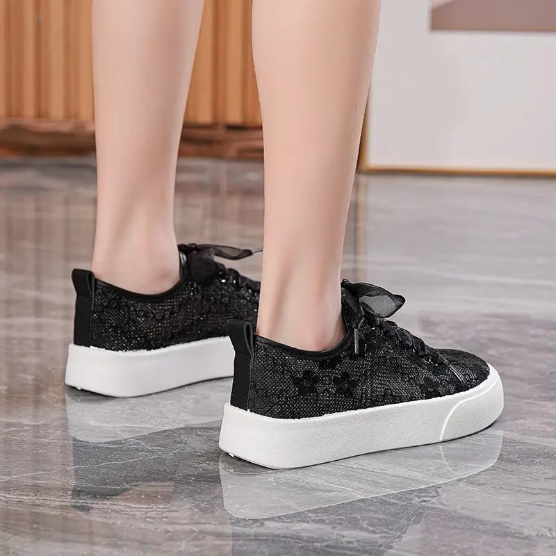 ​Women's Casual White Sneakers - Women Shoes Must Have recension och pris